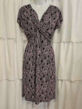 Stylish Black & Light Pink Twist-Front Women’s Dress
